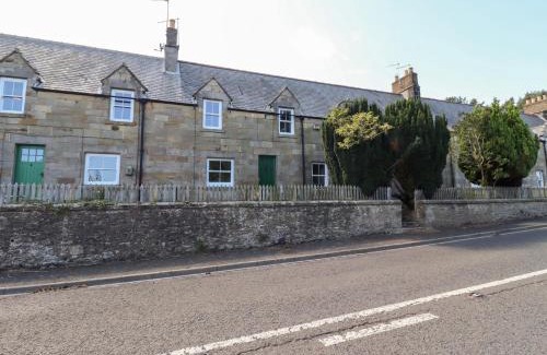 Belford House | Pet and Child Friendly Retreat at Kits Cottage - 4 Star Stay