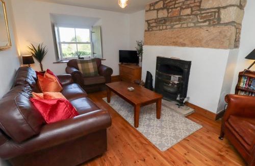 Belford House | Pet and Child Friendly Retreat at Kits Cottage - 4 Star Stay