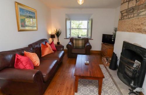 Belford House | Pet and Child Friendly Retreat at Kits Cottage - 4 Star Stay