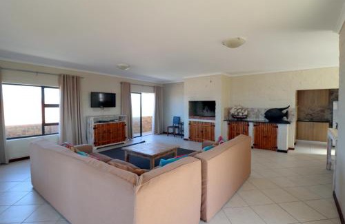 L'Agulhas House | Discover Kitta In Struisbaai: Pet & Child Friendly Escape