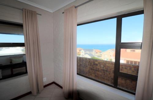 L'Agulhas House | Discover Kitta In Struisbaai: Pet & Child Friendly Escape