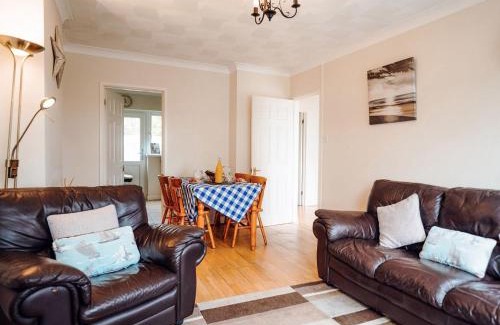 Lydstep House | Discover Kittiwake Cottage: Family-Friendly Retreat