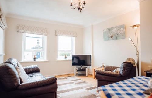 Lydstep House | Discover Kittiwake Cottage: Family-Friendly Retreat