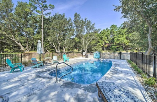 Southern Shores Apartment | Kitty Hawk Vacation Rental with Pool & Oceanfront Hot Tub