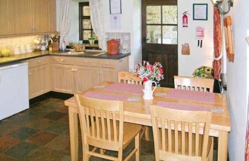 Godshill House | Family-Friendly Stay at Kitty's Loft - 4-Star Comfort