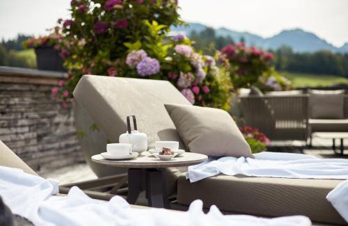 Hallerndorf Apartment | Exquisite Kitzbühel Lodge: 5-Star Retreat with Pool & More