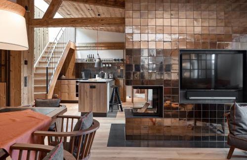 Hallerndorf Apartment | Exquisite Kitzbühel Lodge: 5-Star Retreat with Pool & More