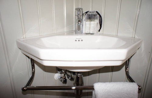 Kivik House | Relaxing Stay at Kivikstrand Badhotell with Spa & Dining