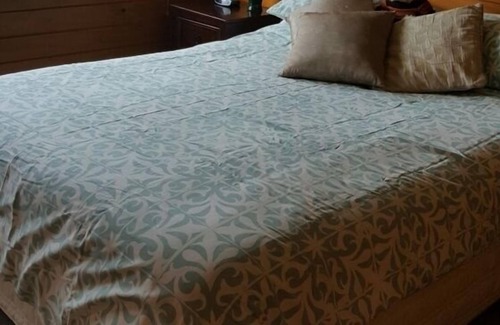 Whangamata House | Guest Rated 9.8: Kiwi Bach with Ocean View & Pool