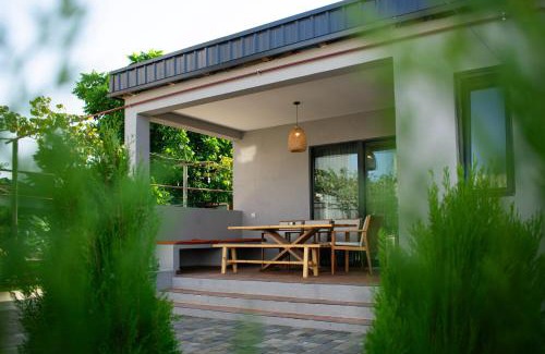 Kobuleti House | Pet & Child Friendly Retreat at Kiwi Georgia - Rated 9.1