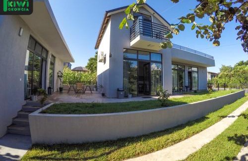 Kobuleti House | Pet & Child Friendly Retreat at Kiwi Georgia - Rated 9.1