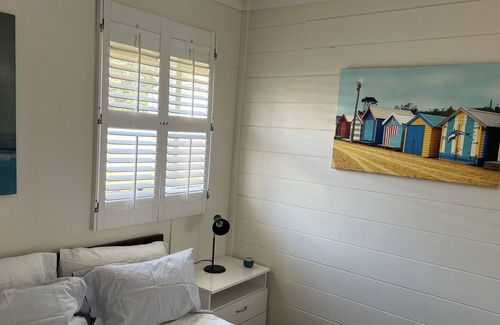 Te Akau Cottage | Kiwiana at Sunset Beach, Port Waikato.
