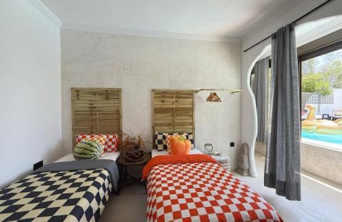 Hoya de los Patos Apartment | Discover Kiwidestiny Alicante: Oceanfront Oasis Awaits