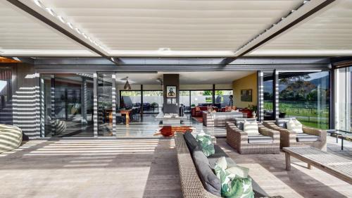 Eskdale House | Discover Kiwiesque: 4-Star Haven with Pool & Hot Tub