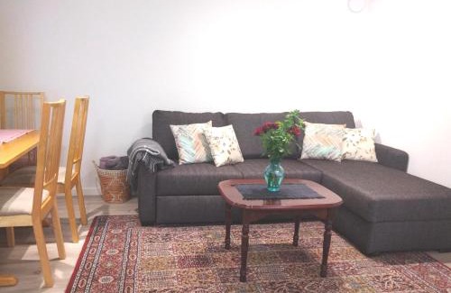 Fana Apartment | Family-Friendly Kjellerleilighet i Fana with High Ratings