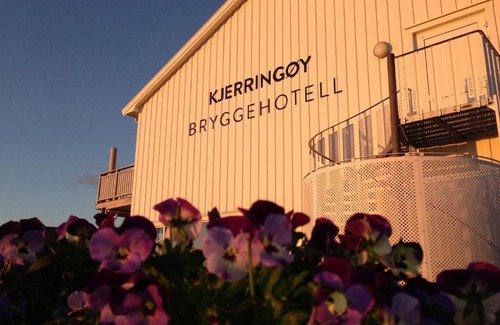 Kjerringøy Hotel | Discover Kjerringøy Bryggehotell: Pet-Friendly Retreat