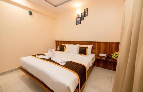 Shrirangapattana Hotel | Cozy KK Comforts: Family-Friendly Stay with Breakfast