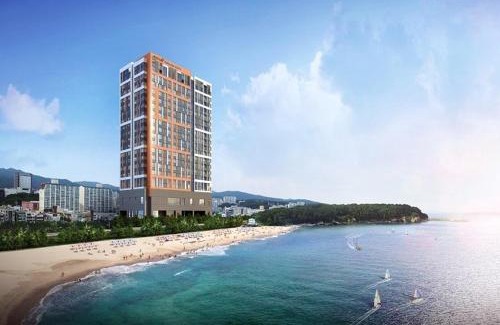 Donghae Apartment | KK Stay: Ocean View Room with Netflix & Hot Tub Access