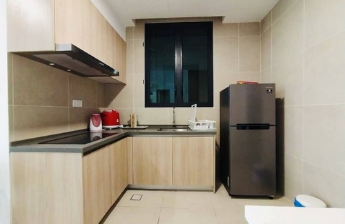 Bangsar South Apartment | KL View Hotel: Direct Access to Shopping & LRT