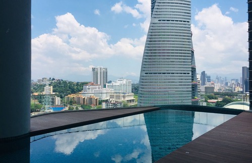 Bangsar South Apartment | KL View Hotel: Direct Access to Shopping & LRT
