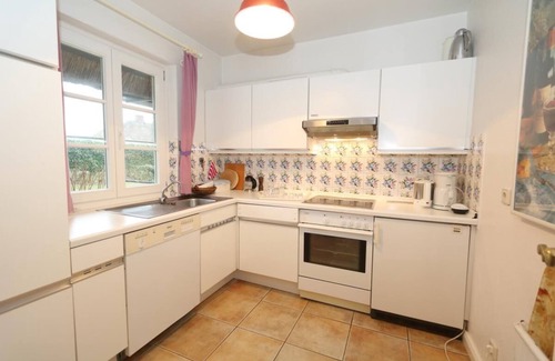 Keitum House | Family-Friendly Klagges Keitum with Pet Amenities & Kitchen