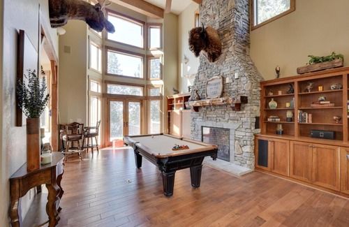 Klamath Falls House | Inviting Klamath Falls Vacation Rental with Spa & Hot Tub