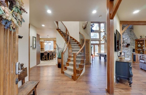 Klamath Falls House | Inviting Klamath Falls Vacation Rental with Spa & Hot Tub