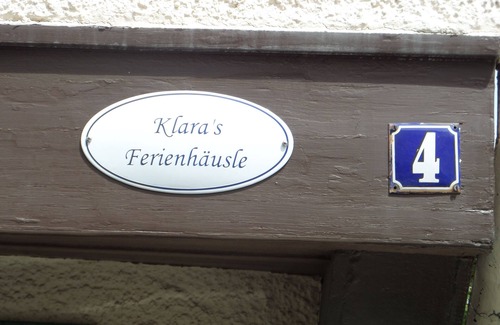 Neuffen House | Delightful Klara's Cottages - Pet Friendly & Family Ready
