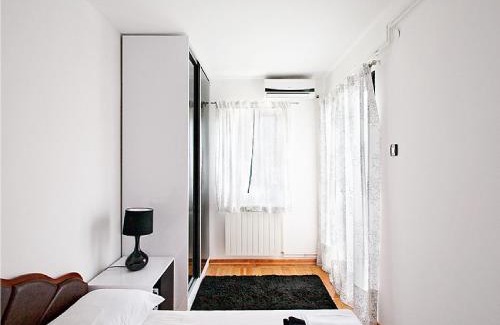 Golubovina House | Discover Klaris Guest House: Oceanfront Retreat with Pool
