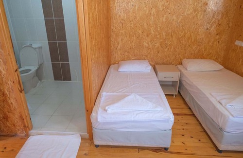 Manavgat House | Relax at Klas Rafting Pansiyon with Family-Friendly Dining
