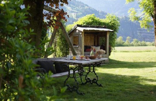 Aschau Im Zillertal House | Discover Klausnerhof: Cozy Retreat with Hot Tub & Breakfast