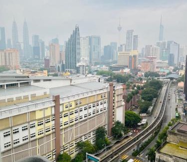 Kuala Lumpur Apartment | Indulge at VUE Residences with KLCC Views & Premier Amenities