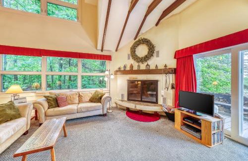 Franconia House | Discover Klebenov Chalet: Pet-Friendly Family Retreat