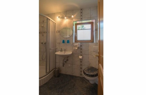 Passau Apartment | Inviting Klein aber Fein: Cozy Apartment with Lake View