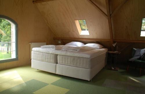 Doorn House | Discover Klein Dubbelland: Family-Friendly with Breakfast