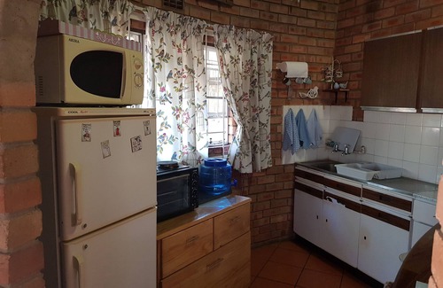 Marloth Park Cottage | Authentic Africa Experience with Pool and Family Amenities