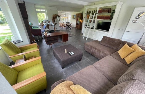 Midwolde Apartment | Pet-Friendly Klein Nienoord with Ocean View & High Rating