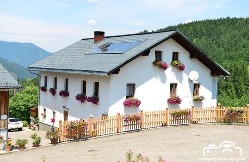 Goestling an der Ybbs House | Discover Klein Schöntal: Pet & Child-Friendly Retreat