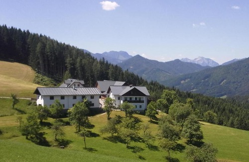 Goestling an der Ybbs House | Discover Klein Schöntal: Pet & Child-Friendly Retreat