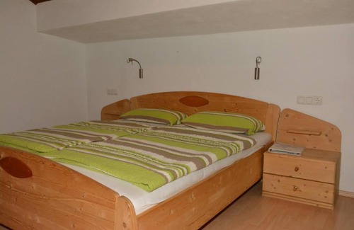 Goestling an der Ybbs House | Discover Klein Schöntal: Pet & Child-Friendly Retreat