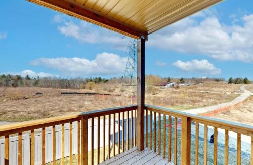 Vaughan House | Inviting Kleinberg House: Pet-Friendly Stay with Family Amenities