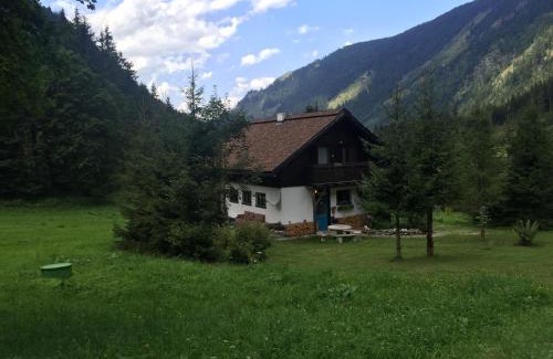Rohrmoos-Untertal Ski Chalet | Highly Rated Kleine Ahornau: Family & Pet-Friendly Retreat