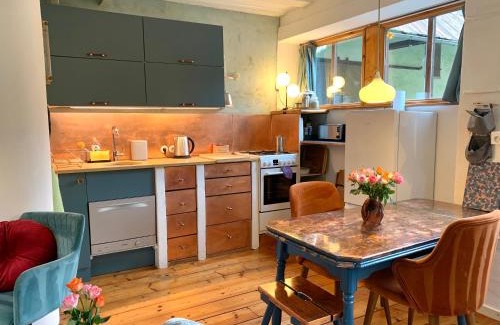 Freienfels Apartment | Discover Kleine Kunstremise with Cozy Wood Stove – 9.9/10