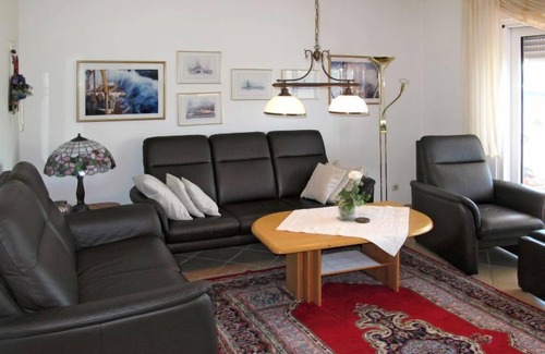 Timmel House | Oceanfront Relaxation at Kleine Möwe by Interhome