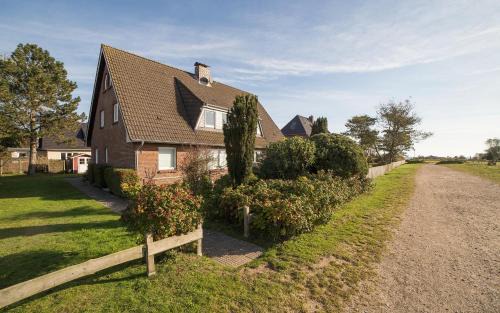 Norddorf Apartment | Discover Kleine Perle auf Amrum: Family-Friendly Retreat