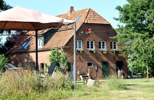 Kabelhorst Apartment | Family-Friendly Retreat at Kleine-Schwalbe Hotel