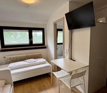 Alt-Knielingen Apartment | Budget-Friendly Penzini Monteurzimmer in Karlsruhe