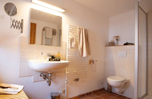 Vöhl-Herzhausen Apartment | Charming Vintage Apartment with Pool and Spa, 10/10 Rated