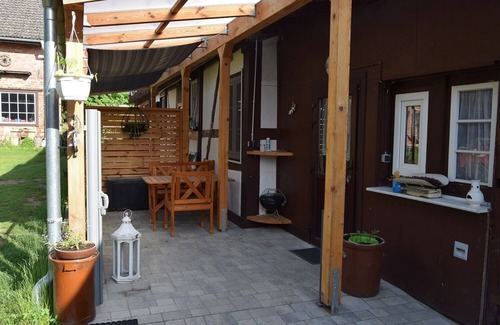 Oberhavel Apartment | Cozy Retreat for Couples and Singles with Ocean View