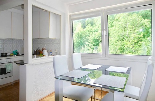 Parsch Condo | Budget-Friendly Kleine Zentrale Stadtwohnung in City Center